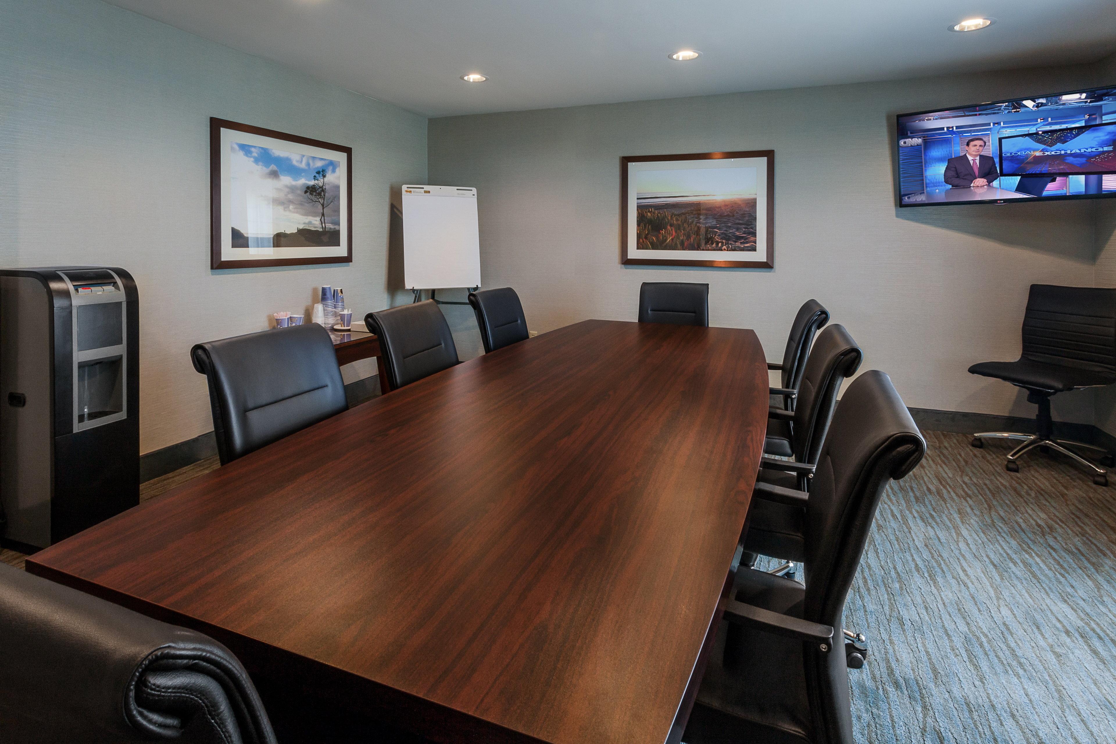 Holiday Inn Express & Suites Carpinteria By Ihg Exterior foto